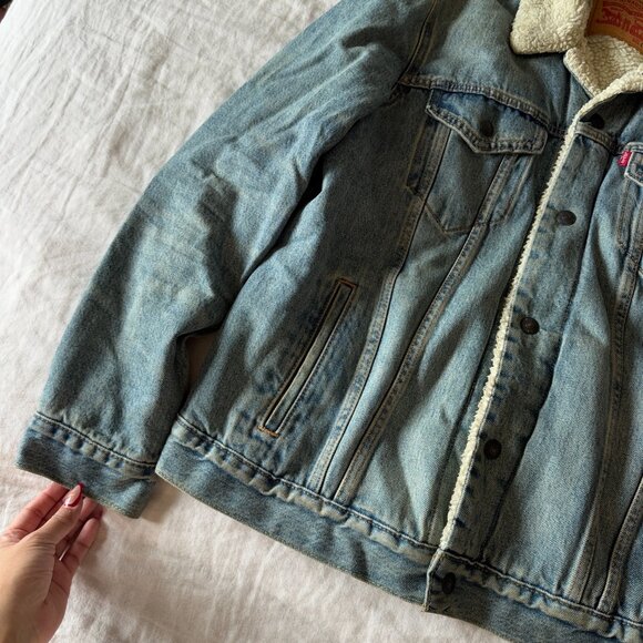 Men's Levis Sherpa Jean Jacket - Picture 4 of 5